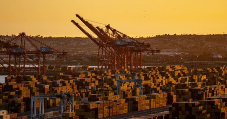 Democrats wage populist fight to refund tariffs to US households