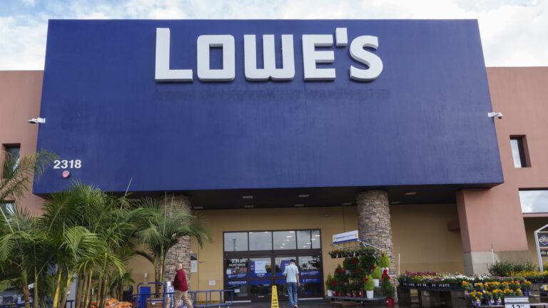 Lowe’s launching drone delivery service with DoorDash, Alphabet