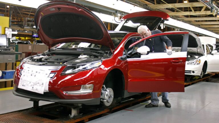 GM says hybrid vehicles are coming: ‘We’re not tone deaf’