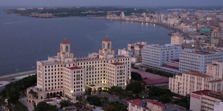 Photos Show Life in Cuba Before and After the Castros Came to Power