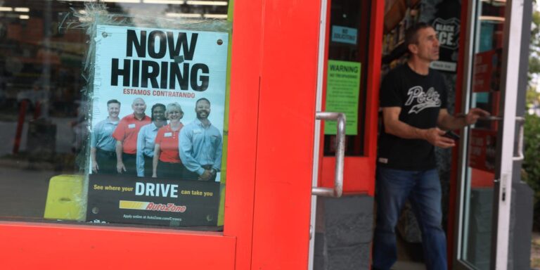 Retail Holiday Hiring Shaping up to Be Worse Than Last Year