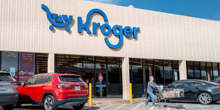Kroger to Cut 3,000 Corporate Employees Over 3 Years