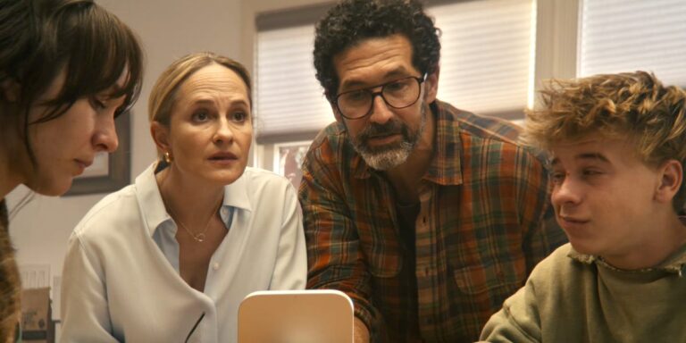 Apple HomeView Ad Fails to Build Desire, Ad Pros Say