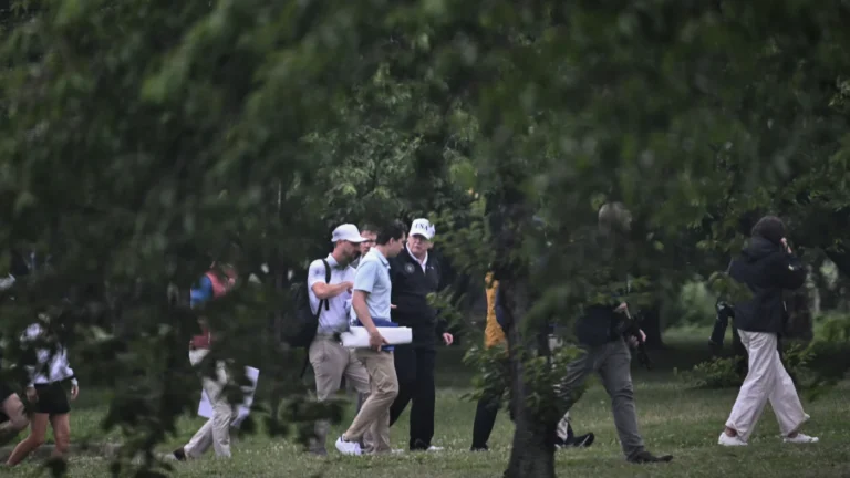 Judge blocks Trump’s East Potomac golf course renovations : NPR